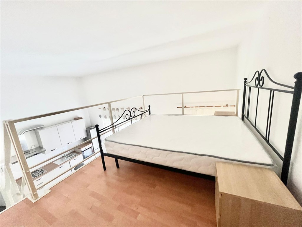 LUMINOSO LOFT IN VIA TRIESTE