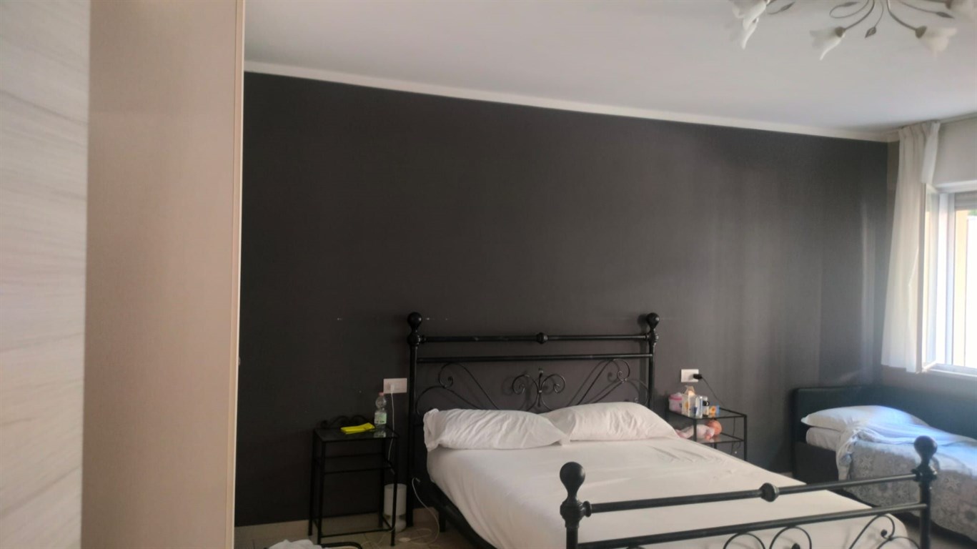 Proponiamo in vendita immobile adibito a Room & Breakfast, affittacamere, locanda, di mq. 203, ad euro 360.000, scopo investimento.