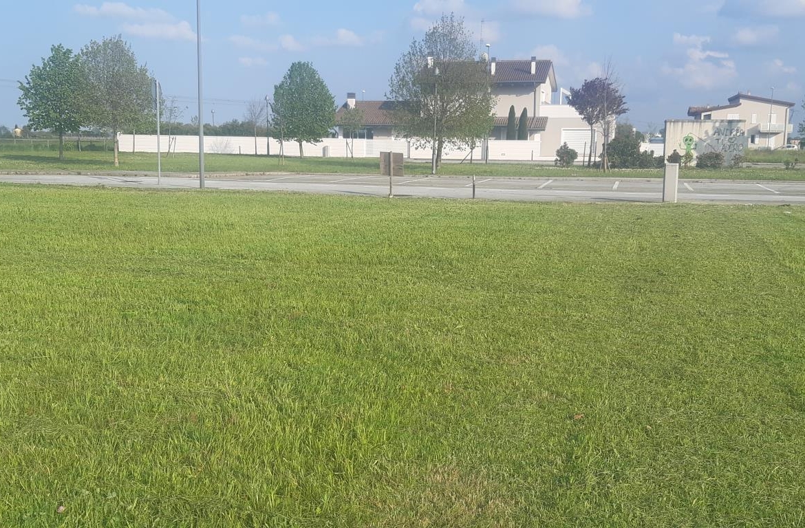 RAVENNA LOC. SAN PIETRO IN CAMPIANO  TERRENO EDIFICABILE