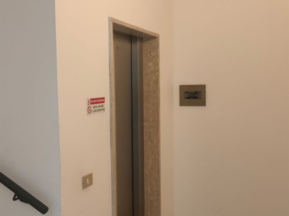 Proponiamo in vendita un ufficio di mq 87