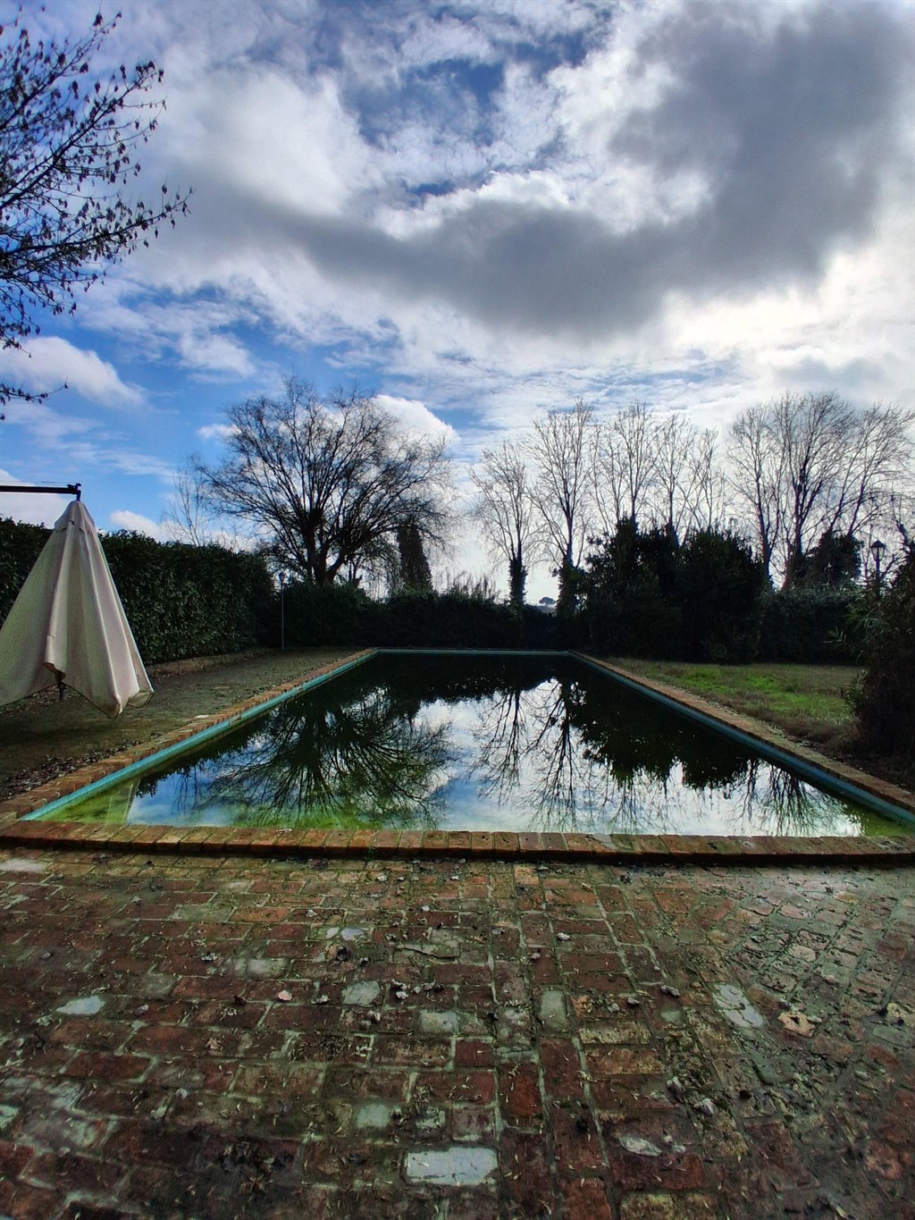 SG480 – FORNACE ZARATTINI (RAVENNA) VENDESI EX RISTORANTE CON PISCINA E AMPIO PARCHEGGIO