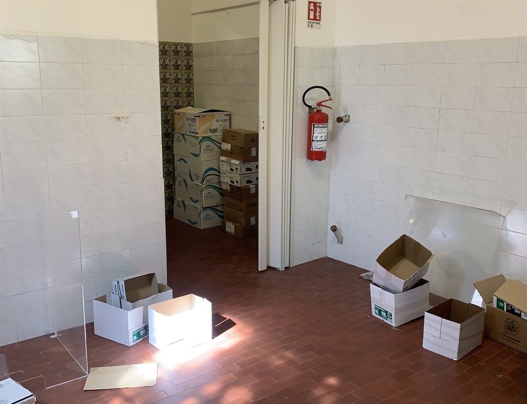 RIF.LG865/BIS    RAVENNA CENTRO STORICO VENDESI AMPIO LOCALE DA RISTRUTTURARE