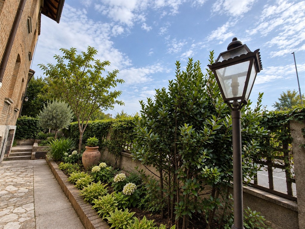 VILLA STORICA LIBERTY CON VISTA SULLA ROCCA BRANCALEONE