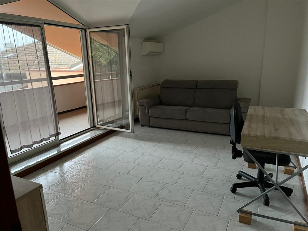APPARTAMENTO IN AFFITTO IN ZONA ROCCA