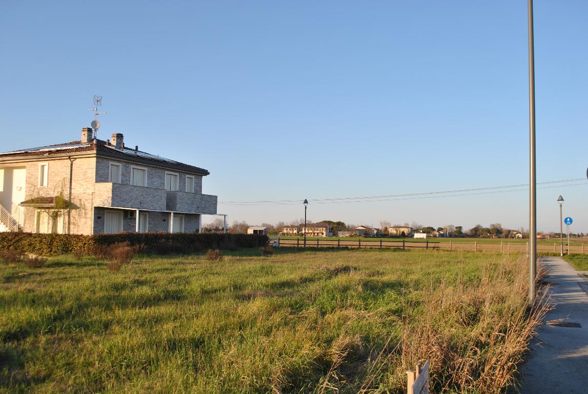 RAVENNA LOC. SAN PIETRO IN CAMPIANO  TERRENO EDIFICABILE
