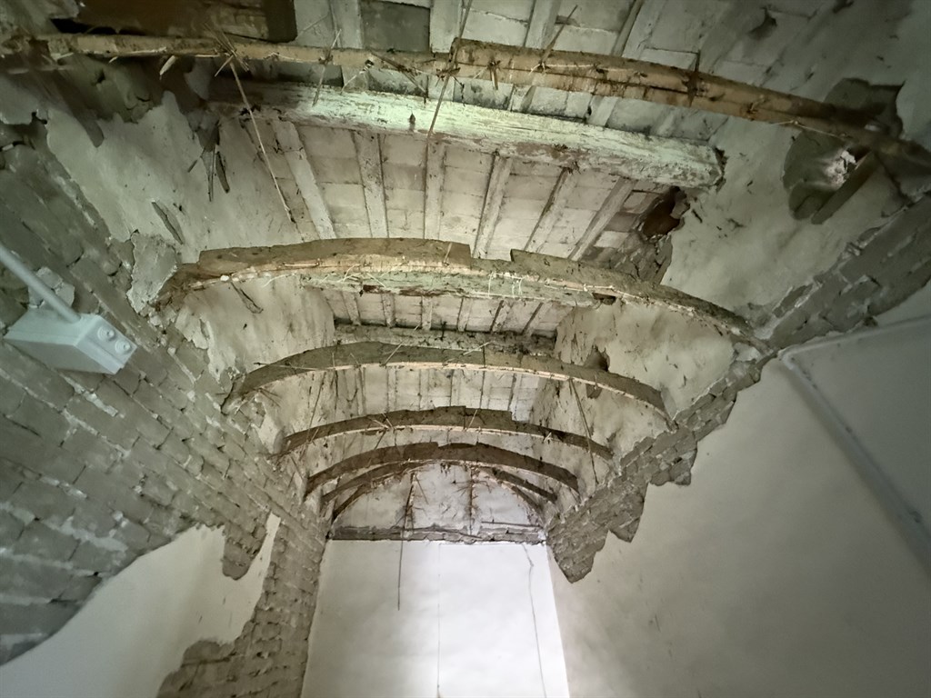 RONCALCECI, RUSTICO DA RISTRUTTURARE