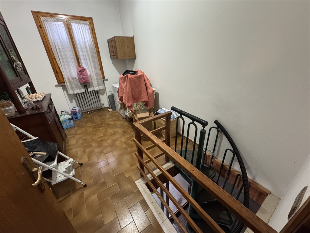 CASA INDIPENDENTE TRA CAMPAGNA E MARE