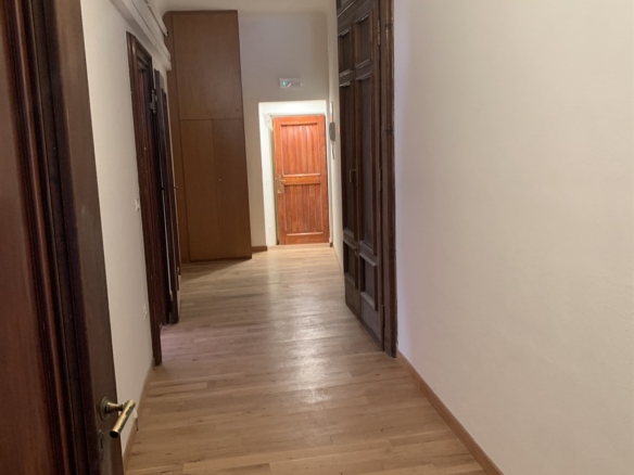 Rif. LG871  – RAVENNA CENTRO STORICO, AFFITTASI AMPIO UFFICIO
