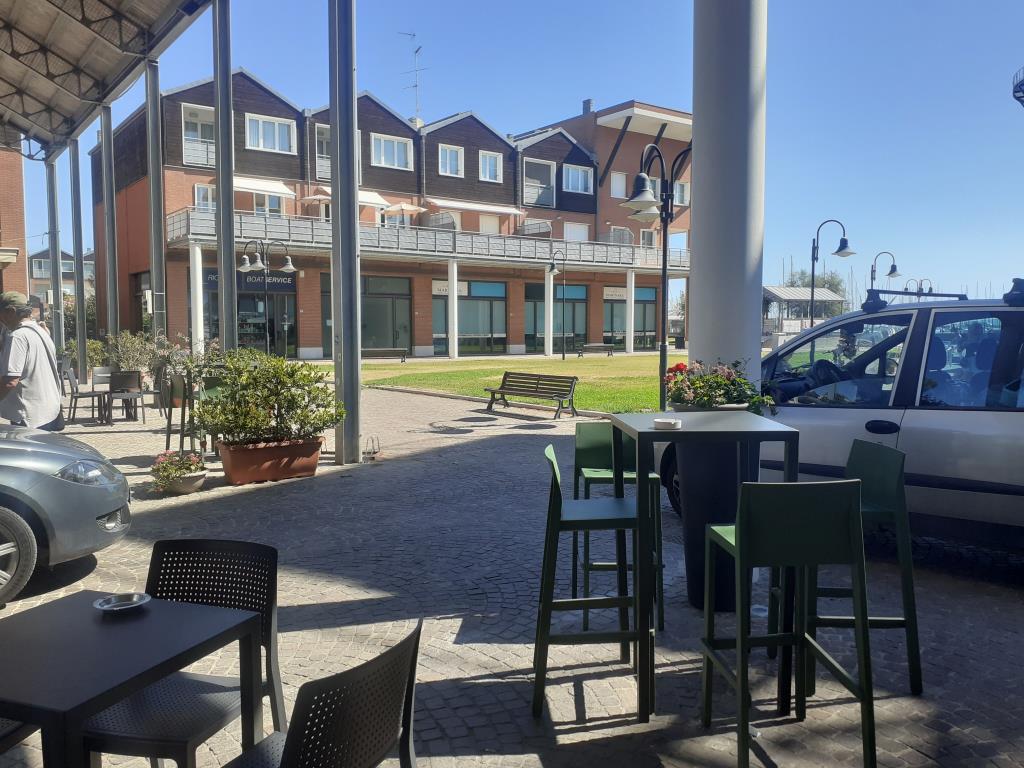 NEGOZIO  MARINARA – Ravenna località Marina