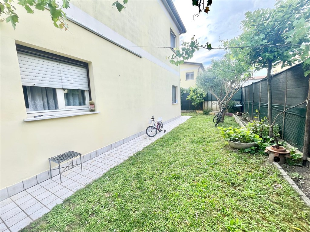 SAN PANCRAZIO APPARTAMENTO TRILOCALE CON GIARDINO