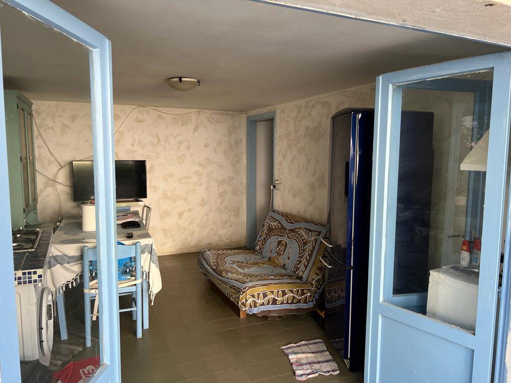 VENDESI APPARTAMENTO PIANO TERRA CON ALTEZZA 2,15m IN OTTIMA POSIZIONE A CASALBORSETTI