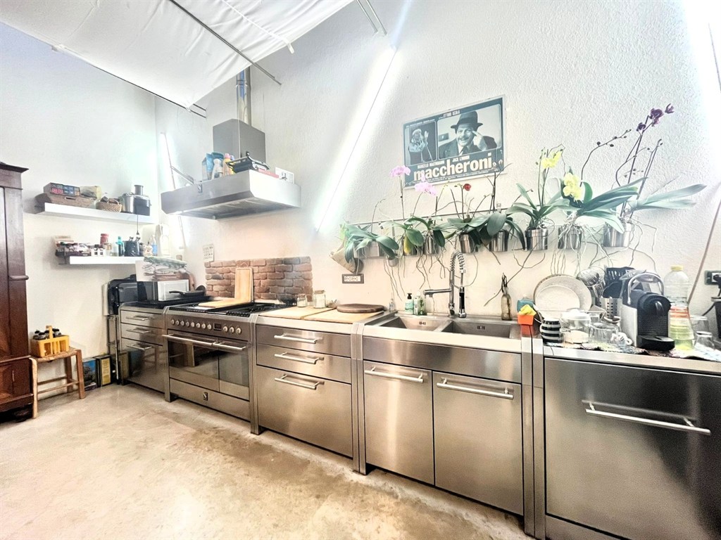 LOFT NEL CUORE DEL BORGO SAN BIAGIO, AMPIO E LUMINOSO