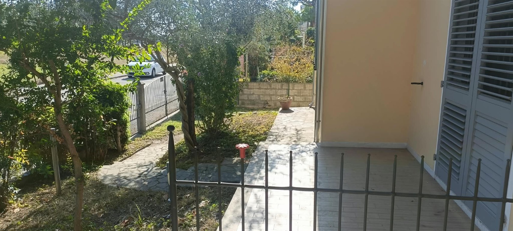 PORZIONE DI VILLETTA AD ANGOLO ZONA BORGO NUOVO/ ESP