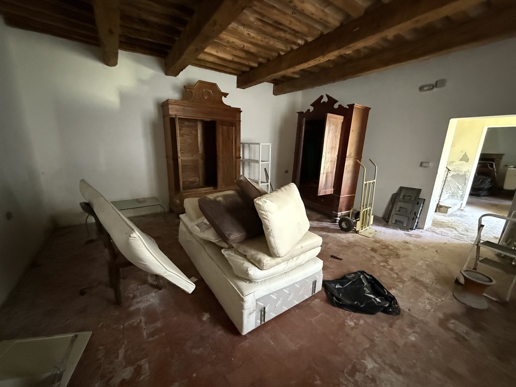 RONCALCECI, RUSTICO DA RISTRUTTURARE