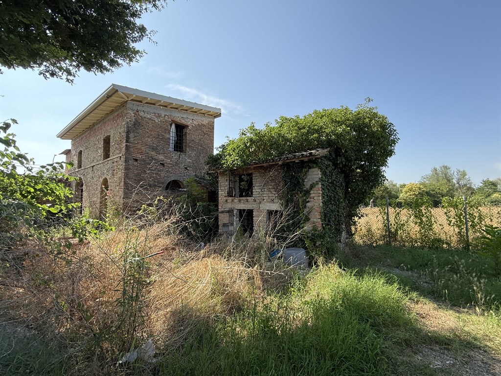 RONCALCECI, RUSTICO DA RISTRUTTURARE