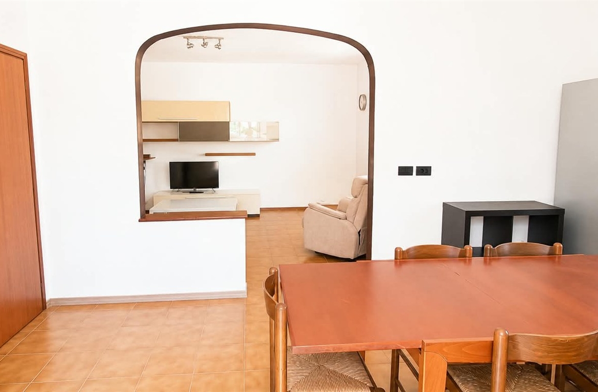 PORZIONE DI VILLETTA AD ANGOLO ZONA BORGO NUOVO/ ESP