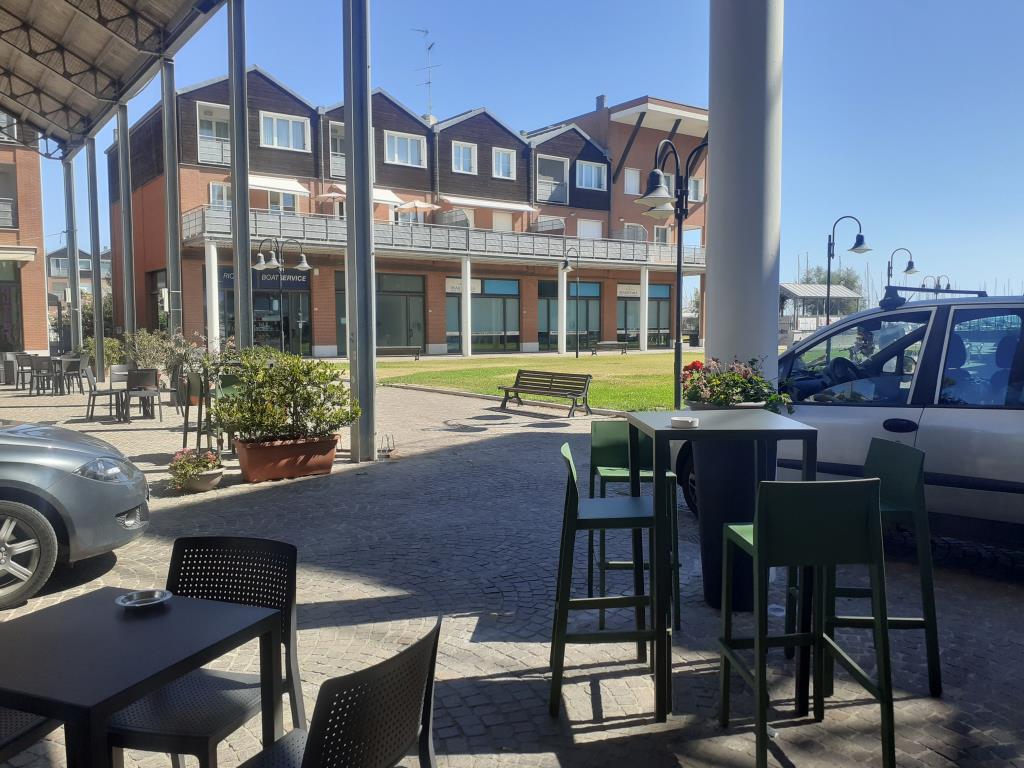 NEGOZIO  MARINARA – Ravenna località Marina