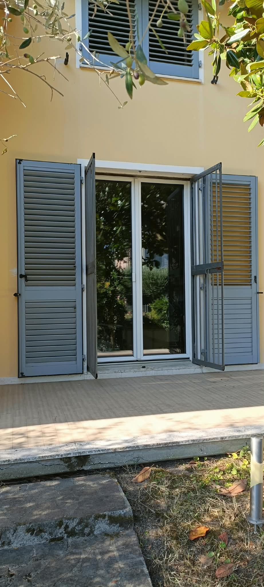 PORZIONE DI VILLETTA AD ANGOLO ZONA BORGO NUOVO/ ESP
