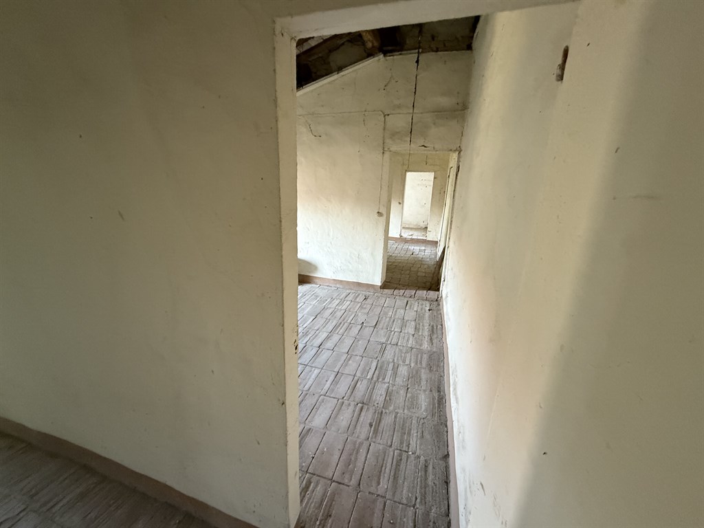 RONCALCECI, RUSTICO DA RISTRUTTURARE