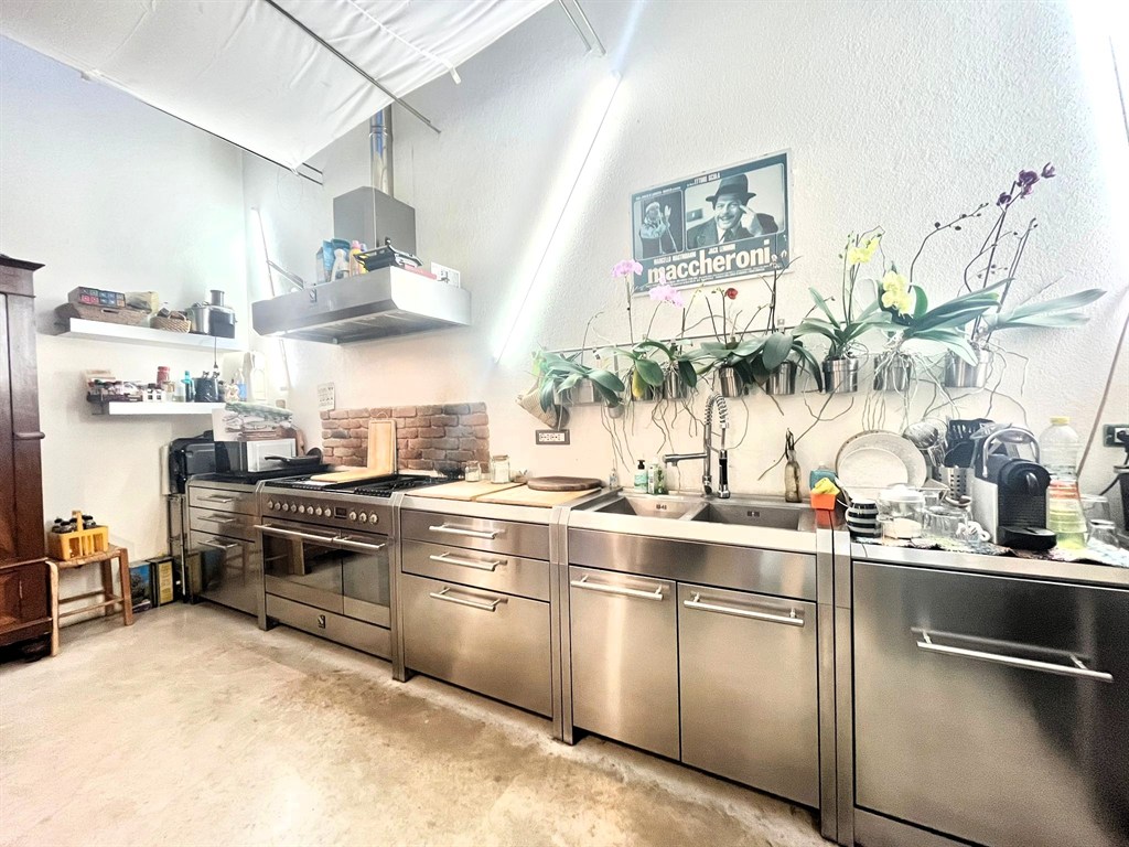 LOFT NEL CUORE DEL BORGO SAN BIAGIO, AMPIO E LUMINOSO