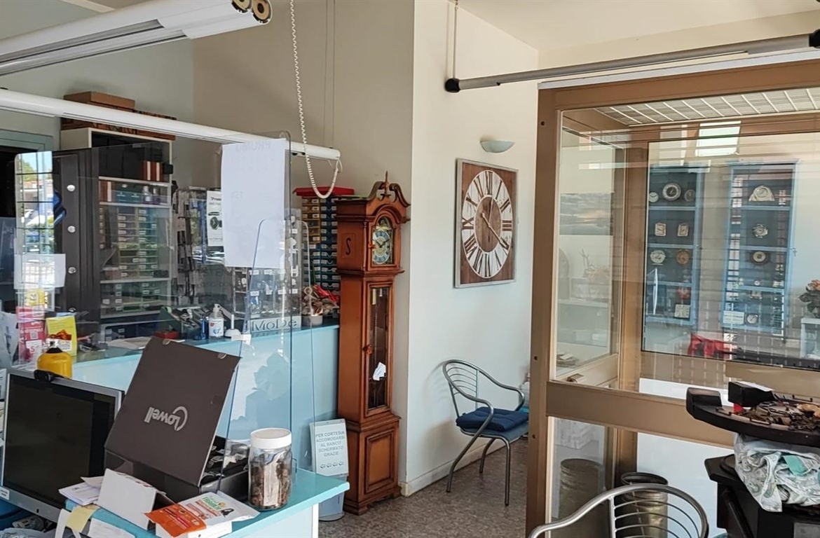 NEGOZIO ZONA SAN BIAGIO –