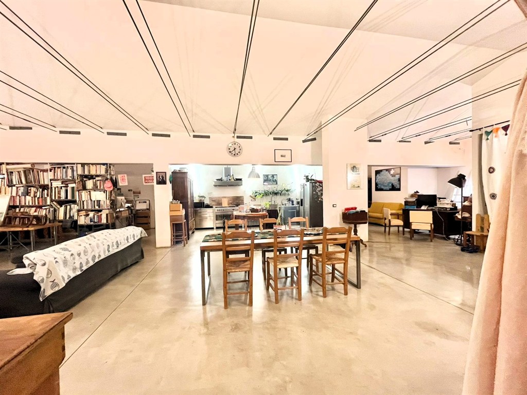 LOFT NEL CUORE DEL BORGO SAN BIAGIO, AMPIO E LUMINOSO