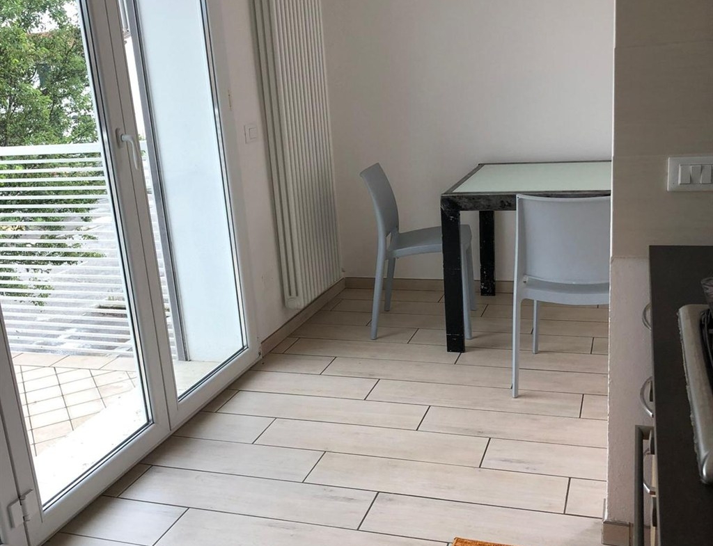 APPARTAMENTO CON INGRESSO INDIPENDENTE E GIARDINO A FILETTO