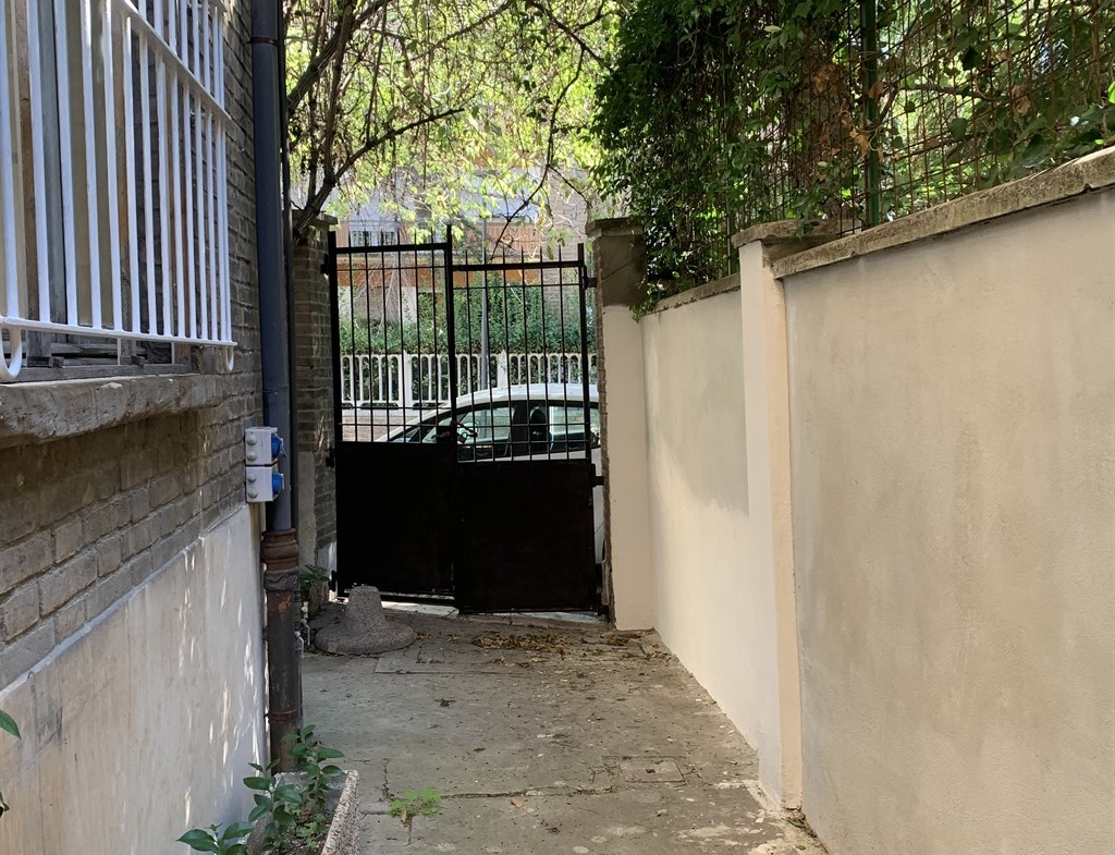 Rif. LG865  Ravenna Centro storico, Vendesi ampio ufficio al piano terra