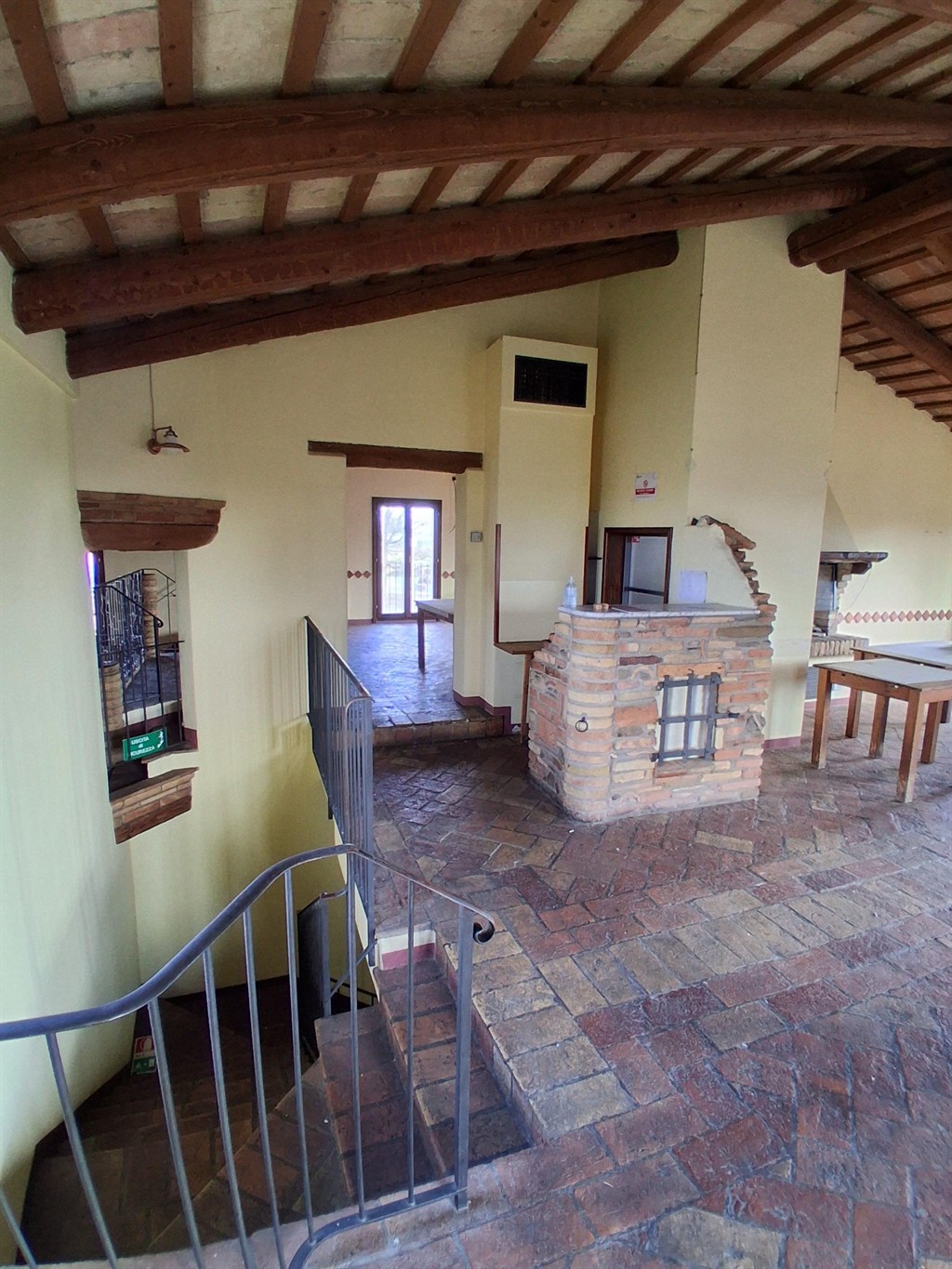 SG480 – FORNACE ZARATTINI (RAVENNA) VENDESI EX RISTORANTE CON PISCINA E AMPIO PARCHEGGIO