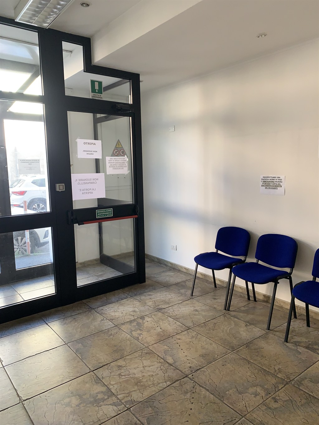 RIF.LG865/BIS    RAVENNA CENTRO STORICO VENDESI AMPIO LOCALE DA RISTRUTTURARE