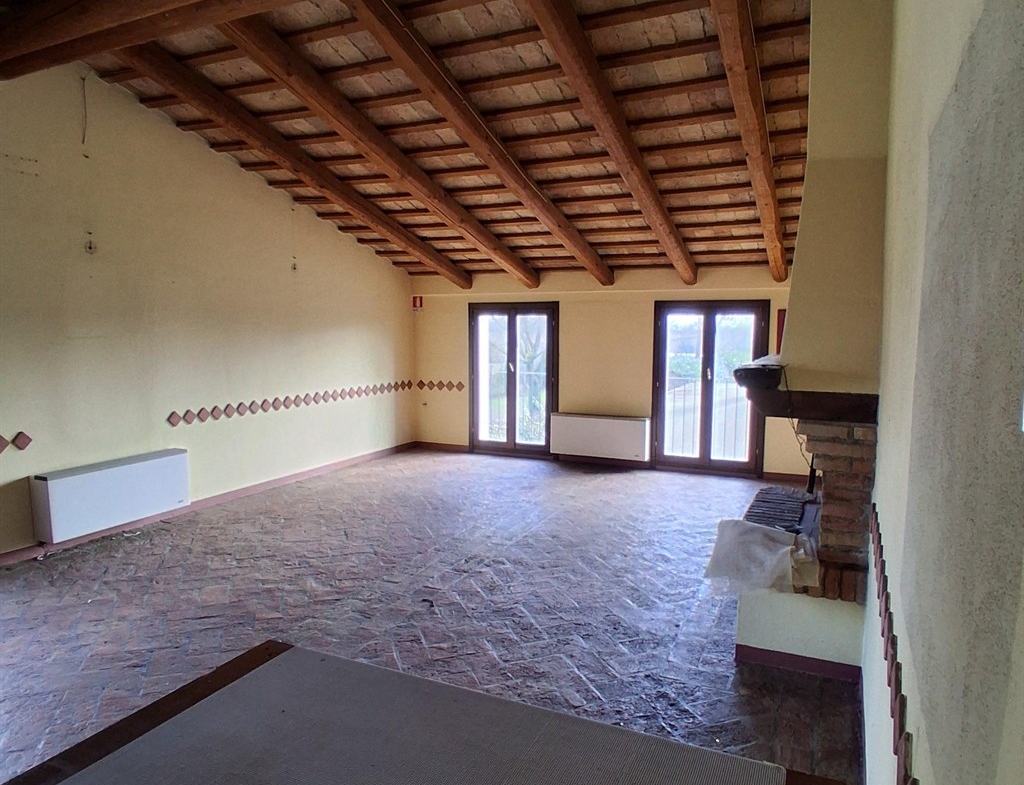 SG480 – FORNACE ZARATTINI (RAVENNA) VENDESI EX RISTORANTE CON PISCINA E AMPIO PARCHEGGIO