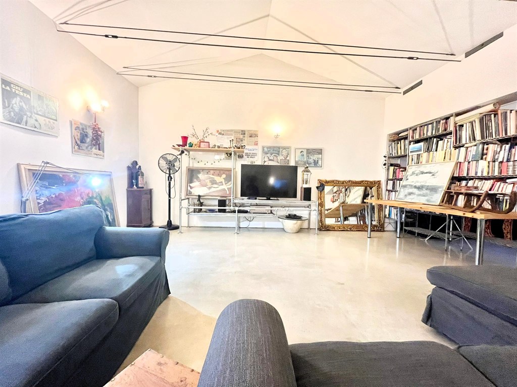 LOFT NEL CUORE DEL BORGO SAN BIAGIO, AMPIO E LUMINOSO