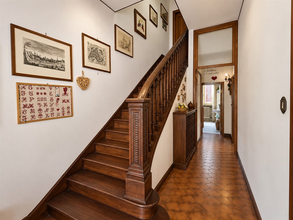 VILLA STORICA LIBERTY CON VISTA SULLA ROCCA BRANCALEONE