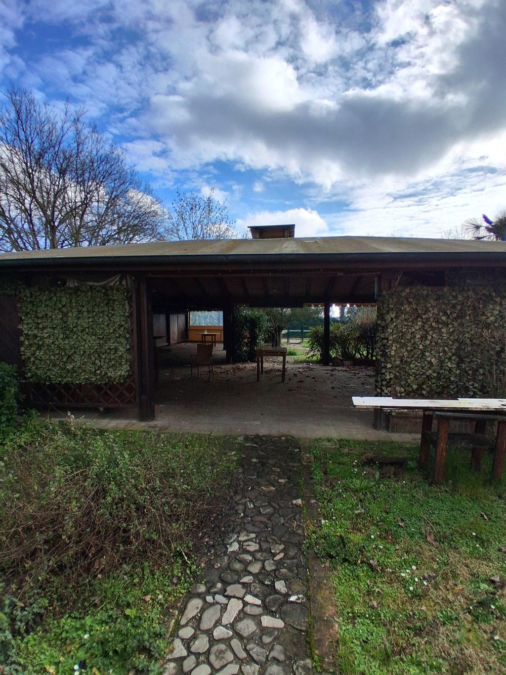 SG480 – FORNACE ZARATTINI (RAVENNA) VENDESI EX RISTORANTE CON PISCINA E AMPIO PARCHEGGIO