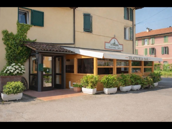 PROPONIAMO IN VENDITA MURA RISTORANTE A SAN PIETRO IN CASALE