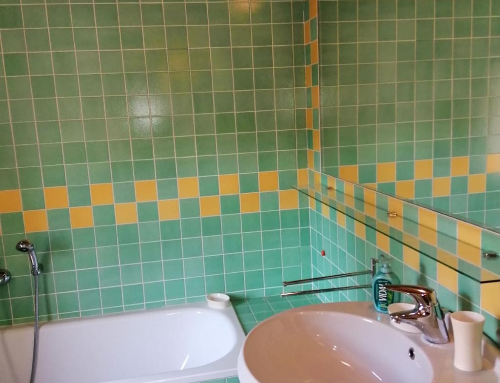 CASA ABBINATA AD UN LATO DI RAPPRESENTANZA IN CENTRO STORICO IN AFFITTO