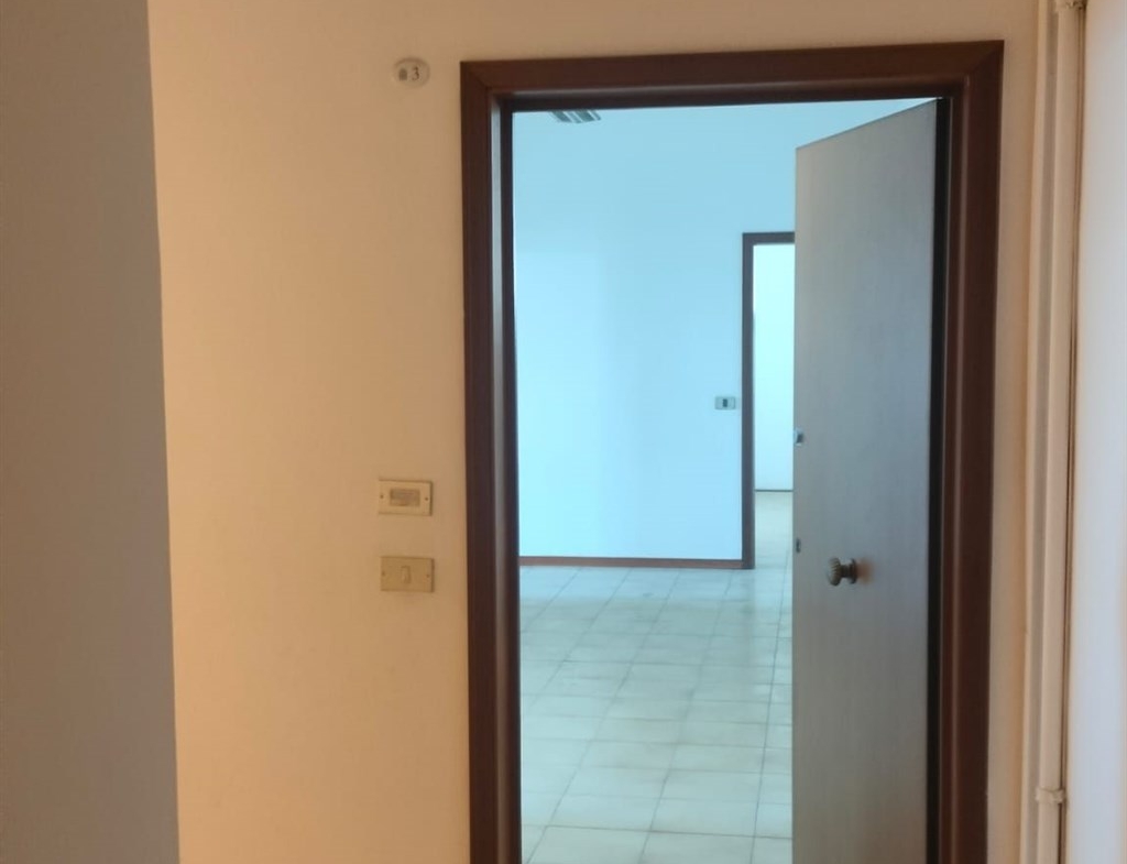 Proponiamo in vendita un ufficio di mq 87