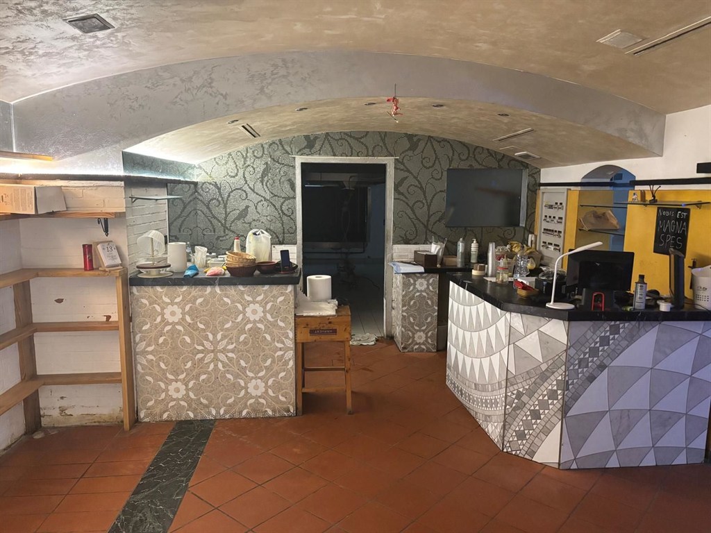 Proponiamo in vendita ampio ristorante