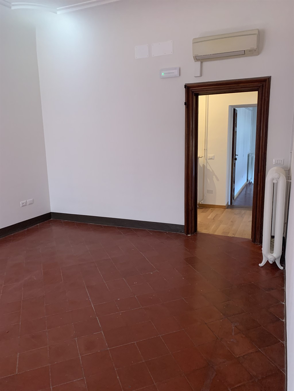 Rif. LG871  – RAVENNA CENTRO STORICO, AFFITTASI AMPIO UFFICIO