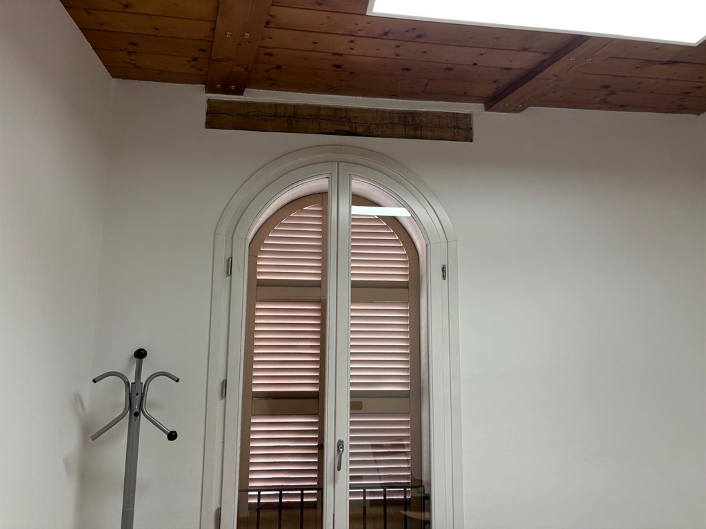 Proponiamo in vendita un ottima palazzina indipendente in centro città