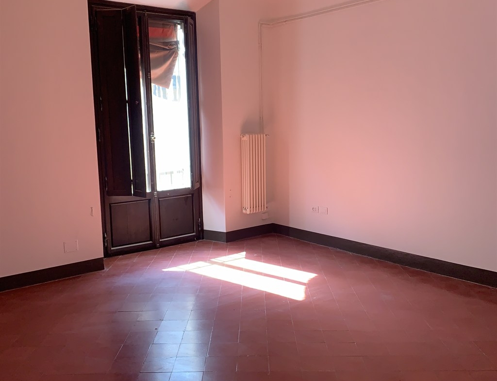 Rif. LG871  – RAVENNA CENTRO STORICO, AFFITTASI AMPIO UFFICIO
