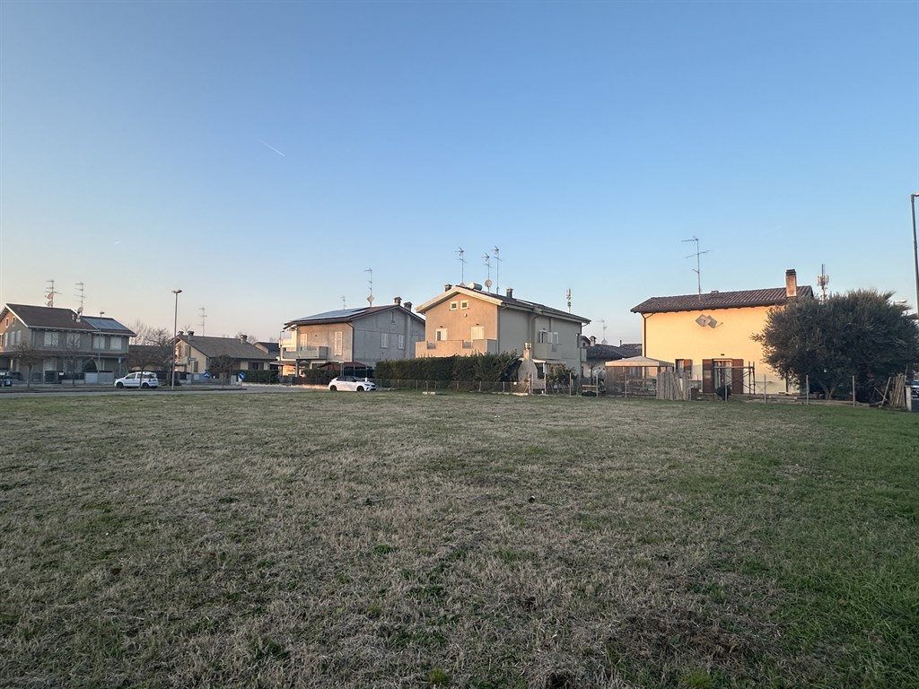TERRENO EDIFICABILE VICINANZE GODO
