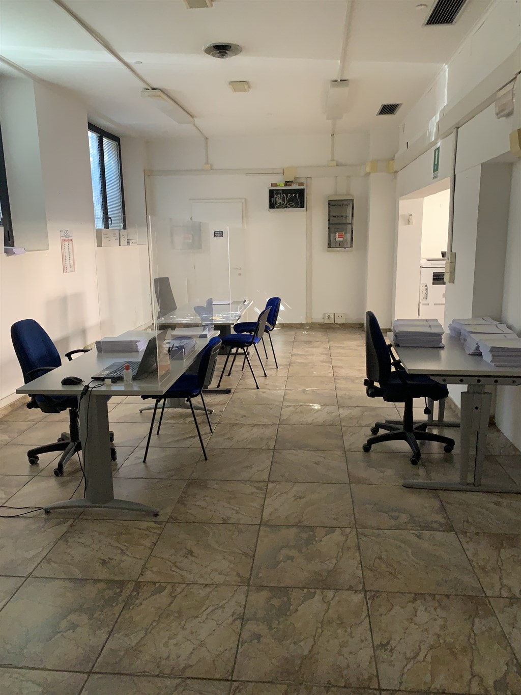 Rif. LG865  Ravenna Centro storico, Vendesi ampio ufficio al piano terra