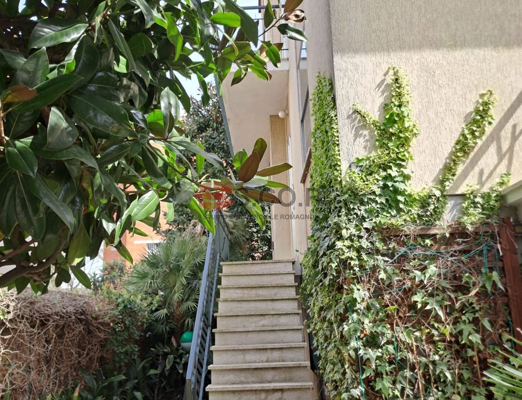 BIFAMILIARE COMPOSTA DA DUE/TRE APPARTAMENTI ZONA SAN BIAGIO