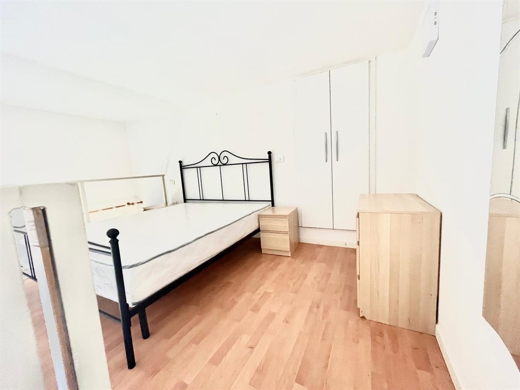 LUMINOSO LOFT IN VIA TRIESTE