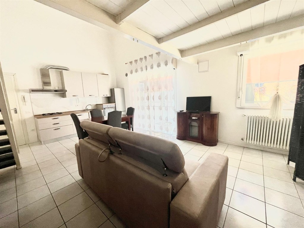LUMINOSO LOFT IN VIA TRIESTE