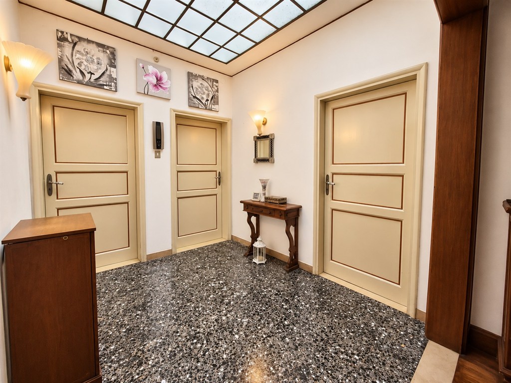 VILLA STORICA LIBERTY CON VISTA SULLA ROCCA BRANCALEONE
