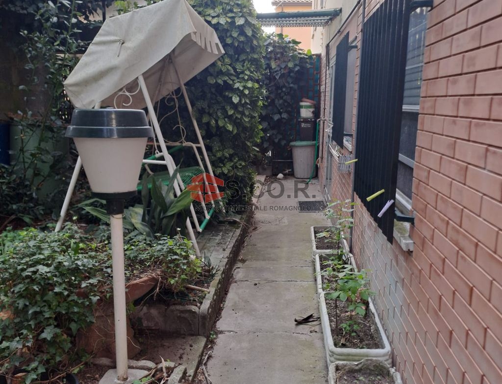 BIFAMILIARE COMPOSTA DA DUE/TRE APPARTAMENTI ZONA SAN BIAGIO