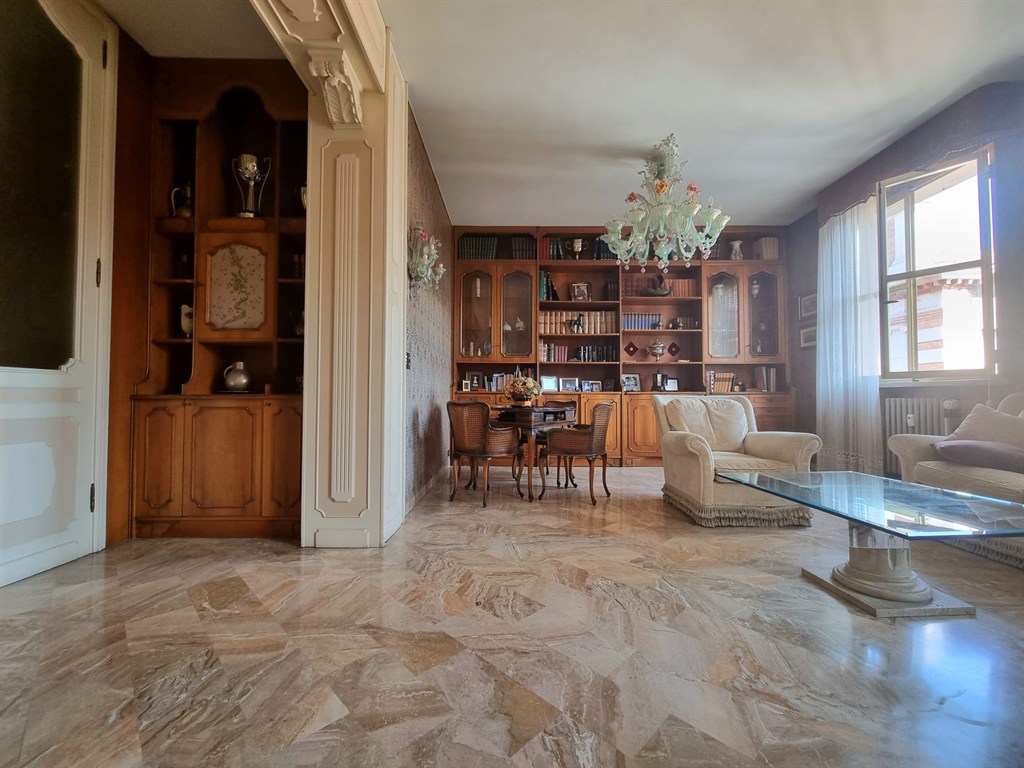 APPARTAMENTO PIENO CENTRO STORICO CON VISTA SULLA BIBLIOTECA MALATESTIANA
