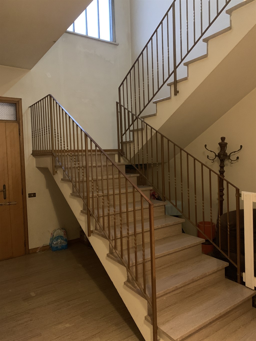 Rif. LG872  RUSSI(RA) vendesi ampia casa indipendente